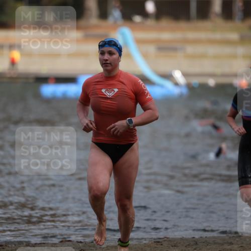 14.09.2025 - Stadtparktriathlon Michael Strokosch http://msf.ph/oto/8872886 14.09.2025 12:09:48 Schwimmen 1298, 1311 meine-sportfotos.de