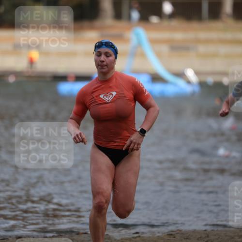 14.09.2025 - Stadtparktriathlon Michael Strokosch http://msf.ph/oto/8872887 14.09.2025 12:09:48 Schwimmen 1298, 1311 meine-sportfotos.de