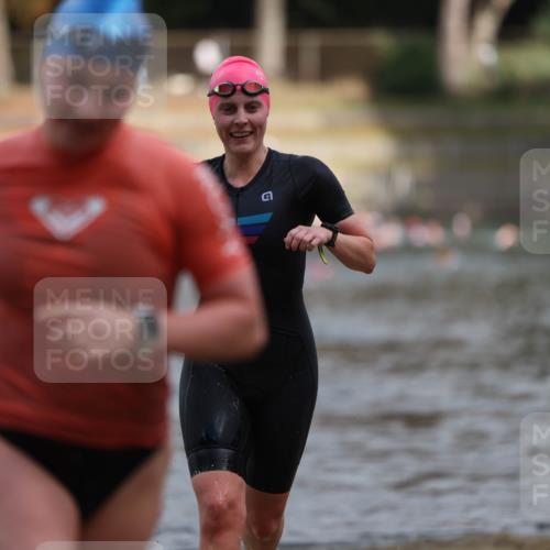 14.09.2025 - Stadtparktriathlon Michael Strokosch http://msf.ph/oto/8872899 14.09.2025 12:09:50 Schwimmen 1292, 1298, 1311 meine-sportfotos.de