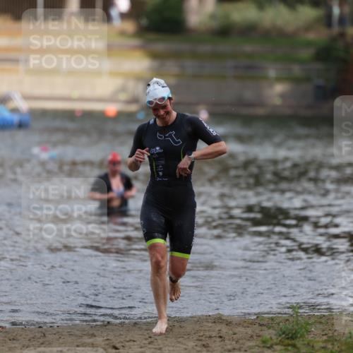 14.09.2025 - Stadtparktriathlon Michael Strokosch http://msf.ph/oto/8872910 14.09.2025 12:10:00 Schwimmen 1292 meine-sportfotos.de