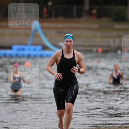 14.09.2025 - Stadtparktriathlon Michael Strokosch http://msf.ph/oto/8872960 14.09.2025 12:10:36 Schwimmen 1249, 1287 meine-sportfotos.de