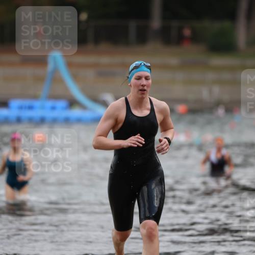14.09.2025 - Stadtparktriathlon Michael Strokosch http://msf.ph/oto/8872963 14.09.2025 12:10:36 Schwimmen 1249, 1287 meine-sportfotos.de
