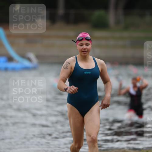 14.09.2025 - Stadtparktriathlon Michael Strokosch http://msf.ph/oto/8872985 14.09.2025 12:10:45 Schwimmen 1239, 1249, 1255 meine-sportfotos.de