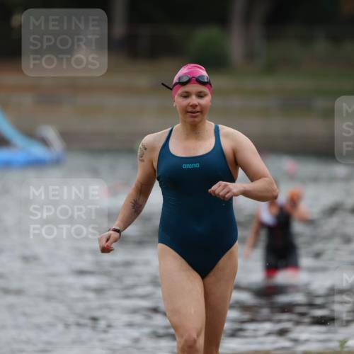 14.09.2025 - Stadtparktriathlon Michael Strokosch http://msf.ph/oto/8872986 14.09.2025 12:10:45 Schwimmen 1239, 1249, 1255 meine-sportfotos.de