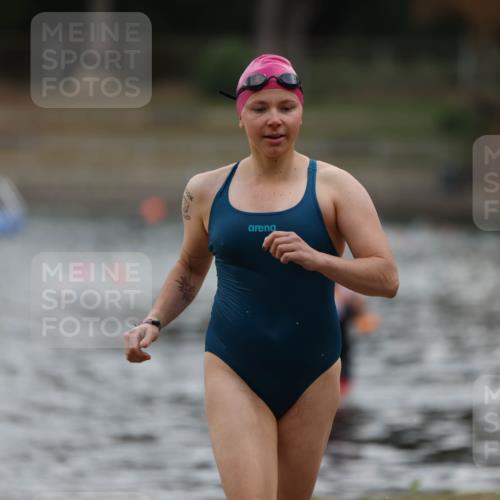 14.09.2025 - Stadtparktriathlon Michael Strokosch http://msf.ph/oto/8872989 14.09.2025 12:10:46 Schwimmen 1239, 1249, 1255 meine-sportfotos.de