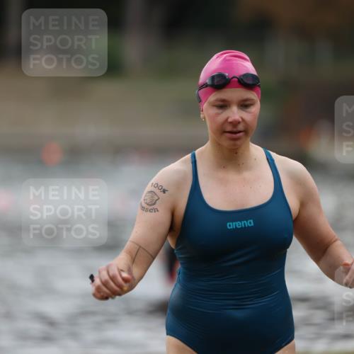 14.09.2025 - Stadtparktriathlon Michael Strokosch http://msf.ph/oto/8872992 14.09.2025 12:10:47 Schwimmen 1239, 1249, 1255 meine-sportfotos.de