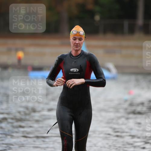 14.09.2025 - Stadtparktriathlon Michael Strokosch http://msf.ph/oto/8872994 14.09.2025 12:10:48 Schwimmen 1239, 1249, 1255 meine-sportfotos.de