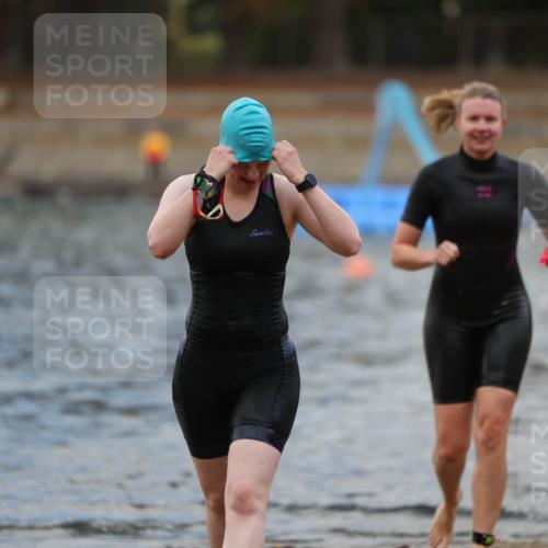 14.09.2025 - Stadtparktriathlon Michael Strokosch http://msf.ph/oto/8873058 14.09.2025 12:11:27 Schwimmen 1258, 1261, 1281, 1304 meine-sportfotos.de
