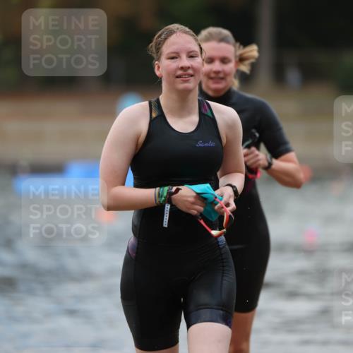 14.09.2025 - Stadtparktriathlon Michael Strokosch http://msf.ph/oto/8873067 14.09.2025 12:11:29 Schwimmen 1258, 1261, 1281, 1304 meine-sportfotos.de