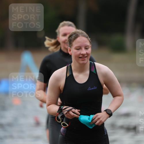 14.09.2025 - Stadtparktriathlon Michael Strokosch http://msf.ph/oto/8873070 14.09.2025 12:11:29 Schwimmen 1258, 1261, 1281, 1304 meine-sportfotos.de