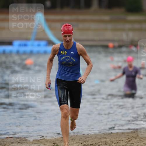 14.09.2025 - Stadtparktriathlon Michael Strokosch http://msf.ph/oto/8873088 14.09.2025 12:11:42 Schwimmen 1224, 1247, 1306 meine-sportfotos.de