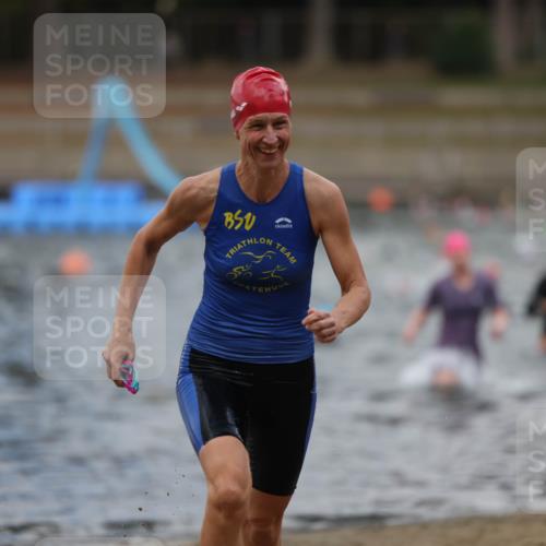 14.09.2025 - Stadtparktriathlon Michael Strokosch http://msf.ph/oto/8873095 14.09.2025 12:11:43 Schwimmen 1224, 1247, 1306 meine-sportfotos.de
