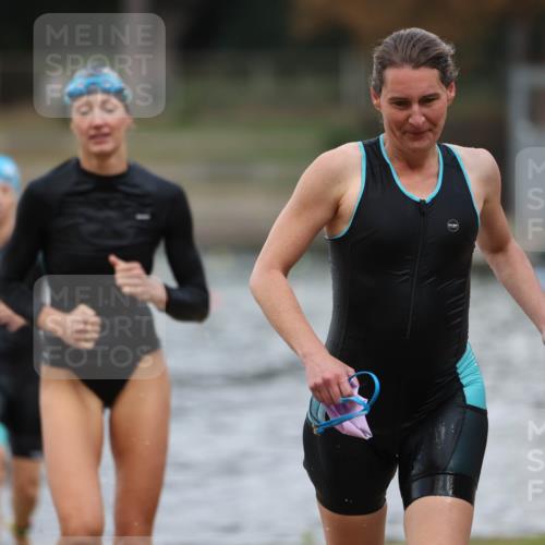 14.09.2025 - Stadtparktriathlon Michael Strokosch http://msf.ph/oto/8873134 14.09.2025 12:11:57 Schwimmen 1247, 1252, 1256, 1289, 1317 meine-sportfotos.de