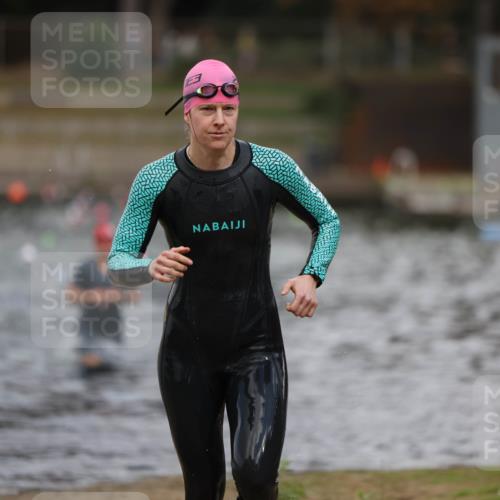 14.09.2025 - Stadtparktriathlon Michael Strokosch http://msf.ph/oto/8873156 14.09.2025 12:12:05 Schwimmen 1289 meine-sportfotos.de