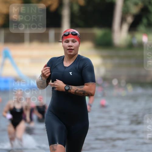 14.09.2025 - Stadtparktriathlon Michael Strokosch http://msf.ph/oto/8873164 14.09.2025 12:12:17 Schwimmen 1244, 1274, 1283, 1297 meine-sportfotos.de