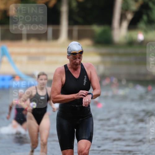 14.09.2025 - Stadtparktriathlon Michael Strokosch http://msf.ph/oto/8873173 14.09.2025 12:12:19 Schwimmen 1244, 1274, 1283, 1297 meine-sportfotos.de