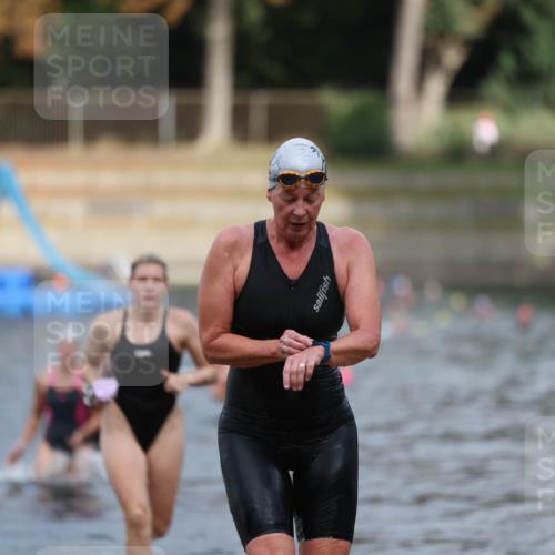 14.09.2025 - Stadtparktriathlon Michael Strokosch http://msf.ph/oto/8873174 14.09.2025 12:12:20 Schwimmen 1244, 1274, 1283, 1297 meine-sportfotos.de