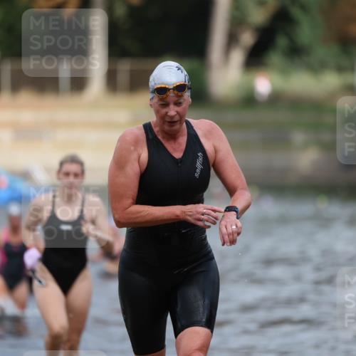 14.09.2025 - Stadtparktriathlon Michael Strokosch http://msf.ph/oto/8873177 14.09.2025 12:12:20 Schwimmen 1244, 1274, 1283, 1297 meine-sportfotos.de