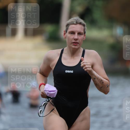 14.09.2025 - Stadtparktriathlon Michael Strokosch http://msf.ph/oto/8873190 14.09.2025 12:12:23 Schwimmen 1229, 1244, 1283, 1297 meine-sportfotos.de