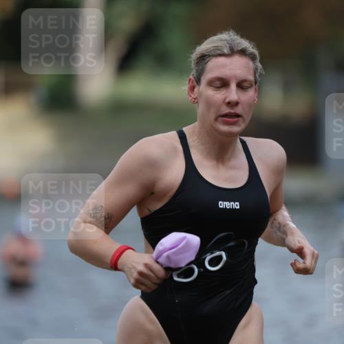 14.09.2025 - Stadtparktriathlon Michael Strokosch http://msf.ph/oto/8873193 14.09.2025 12:12:23 Schwimmen 1229, 1244, 1283, 1297 meine-sportfotos.de