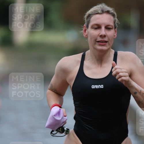 14.09.2025 - Stadtparktriathlon Michael Strokosch http://msf.ph/oto/8873195 14.09.2025 12:12:24 Schwimmen 1229, 1244, 1283, 1297 meine-sportfotos.de