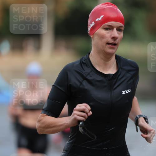14.09.2025 - Stadtparktriathlon Michael Strokosch http://msf.ph/oto/8873218 14.09.2025 12:12:36 Schwimmen 1229, 1250, 1260 meine-sportfotos.de