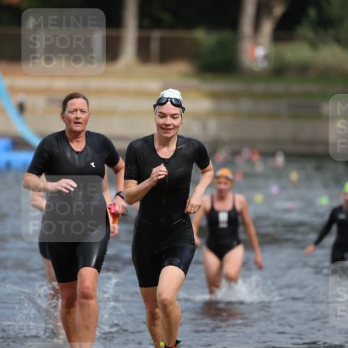 14.09.2025 - Stadtparktriathlon Michael Strokosch http://msf.ph/oto/8873266 14.09.2025 12:12:51 Schwimmen 1275, 1293, 1296, 1310, 1314 meine-sportfotos.de