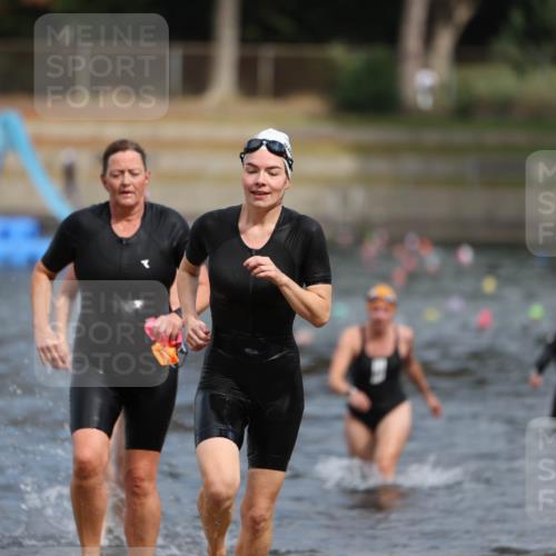 14.09.2025 - Stadtparktriathlon Michael Strokosch http://msf.ph/oto/8873267 14.09.2025 12:12:52 Schwimmen 1275, 1293, 1296, 1310, 1314 meine-sportfotos.de