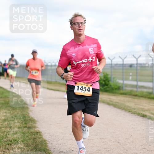 14.09.2025 - Airport Race Dr. Thomas Lammeyer http://msf.ph/oto/8873275 14.09.2025 12:18:00 Laufen 1454, 536 meine-sportfotos.de