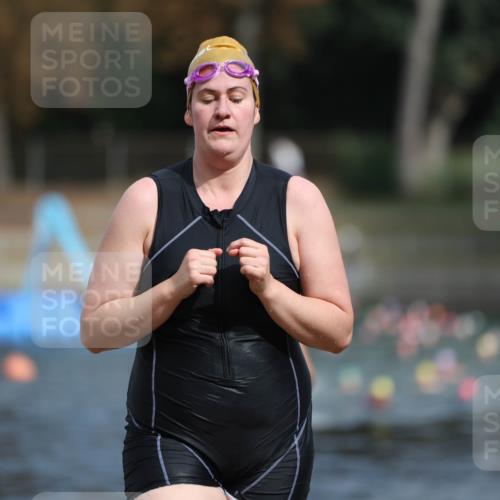 14.09.2025 - Stadtparktriathlon Michael Strokosch http://msf.ph/oto/8873294 14.09.2025 12:12:57 Schwimmen 1242, 1275, 1293, 1296, 1310 meine-sportfotos.de