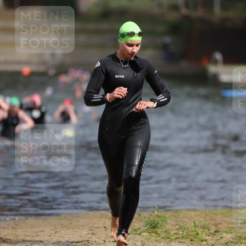 14.09.2025 - Stadtparktriathlon Michael Strokosch http://msf.ph/oto/8873311 14.09.2025 12:13:04 Schwimmen 1242, 1280 meine-sportfotos.de