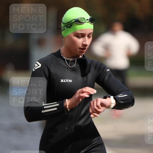 14.09.2025 - Stadtparktriathlon Michael Strokosch http://msf.ph/oto/8873322 14.09.2025 12:13:07 Schwimmen 1242, 1267, 1280 meine-sportfotos.de