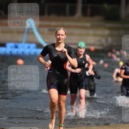 14.09.2025 - Stadtparktriathlon Michael Strokosch http://msf.ph/oto/8873327 14.09.2025 12:13:14 Schwimmen 1223, 1267, 1280 meine-sportfotos.de