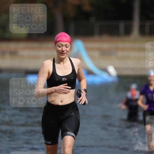 14.09.2025 - Stadtparktriathlon Michael Strokosch http://msf.ph/oto/8873440 14.09.2025 12:13:42 Schwimmen 1263, 1291, 1319 meine-sportfotos.de