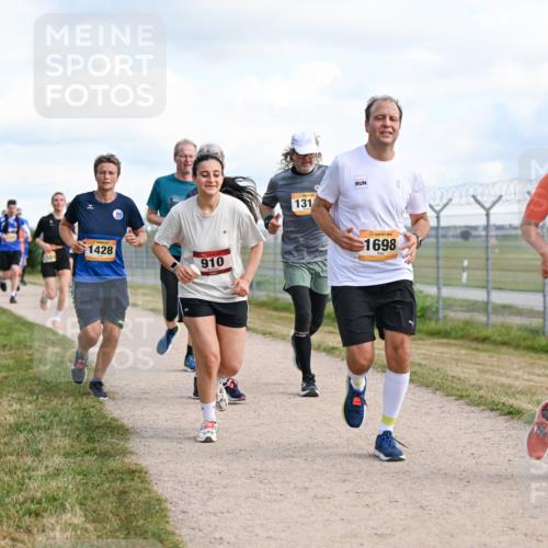 14.09.2025 - Airport Race Dr. Thomas Lammeyer http://msf.ph/oto/8873442 14.09.2025 12:18:10 Laufen 1428, 910, 131, 1698, 112 meine-sportfotos.de