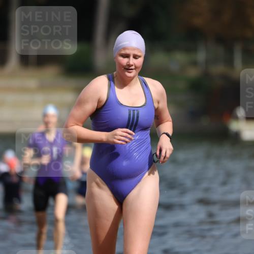14.09.2025 - Stadtparktriathlon Michael Strokosch http://msf.ph/oto/8873443 14.09.2025 12:13:43 Schwimmen 1263, 1291, 1319 meine-sportfotos.de