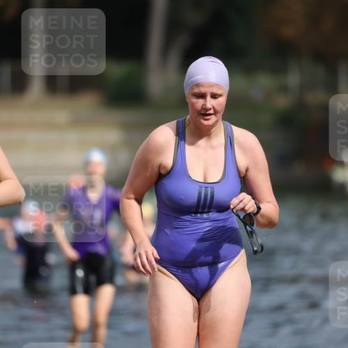 14.09.2025 - Stadtparktriathlon Michael Strokosch http://msf.ph/oto/8873444 14.09.2025 12:13:44 Schwimmen 1263, 1291, 1319 meine-sportfotos.de