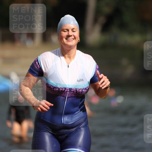 14.09.2025 - Stadtparktriathlon Michael Strokosch http://msf.ph/oto/8873502 14.09.2025 12:14:03 Schwimmen 1237, 1288, 1290 meine-sportfotos.de