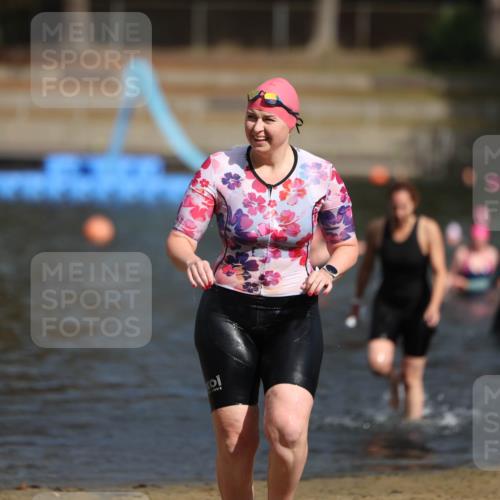 14.09.2025 - Stadtparktriathlon Michael Strokosch http://msf.ph/oto/8873562 14.09.2025 12:14:27 Schwimmen 1279, 1316 meine-sportfotos.de