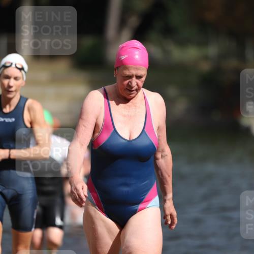 14.09.2025 - Stadtparktriathlon Michael Strokosch http://msf.ph/oto/8873658 14.09.2025 12:14:57 Schwimmen 1254, 1273, 1299, 1303, 1308 meine-sportfotos.de