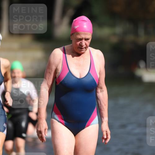 14.09.2025 - Stadtparktriathlon Michael Strokosch http://msf.ph/oto/8873660 14.09.2025 12:14:57 Schwimmen 1254, 1273, 1299, 1303, 1308 meine-sportfotos.de
