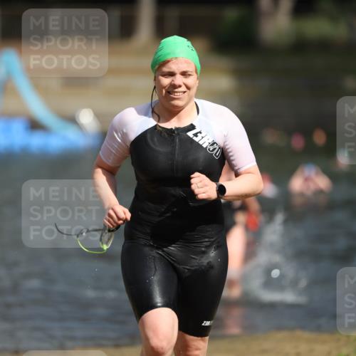 14.09.2025 - Stadtparktriathlon Michael Strokosch http://msf.ph/oto/8873675 14.09.2025 12:15:00 Schwimmen 1254, 1273, 1303, 1308 meine-sportfotos.de