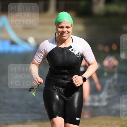 14.09.2025 - Stadtparktriathlon Michael Strokosch http://msf.ph/oto/8873677 14.09.2025 12:15:00 Schwimmen 1254, 1273, 1303, 1308 meine-sportfotos.de