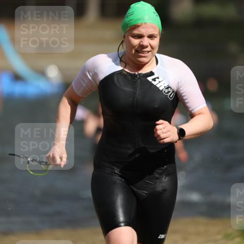 14.09.2025 - Stadtparktriathlon Michael Strokosch http://msf.ph/oto/8873680 14.09.2025 12:15:00 Schwimmen 1254, 1273, 1303, 1308 meine-sportfotos.de