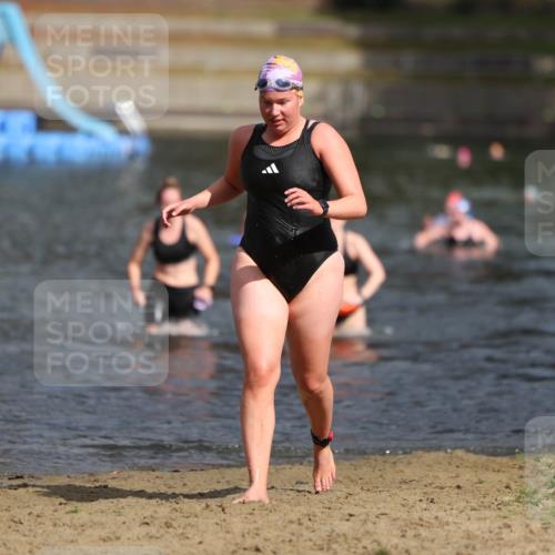 14.09.2025 - Stadtparktriathlon Michael Strokosch http://msf.ph/oto/8873681 14.09.2025 12:15:03 Schwimmen 1232, 1254, 1273, 1295, 1303 meine-sportfotos.de