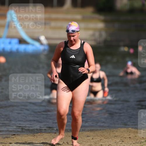 14.09.2025 - Stadtparktriathlon Michael Strokosch http://msf.ph/oto/8873685 14.09.2025 12:15:04 Schwimmen 1232, 1254, 1273, 1295 meine-sportfotos.de