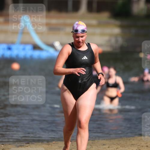 14.09.2025 - Stadtparktriathlon Michael Strokosch http://msf.ph/oto/8873686 14.09.2025 12:15:04 Schwimmen 1232, 1254, 1273, 1295 meine-sportfotos.de