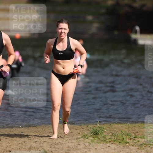 14.09.2025 - Stadtparktriathlon Michael Strokosch http://msf.ph/oto/8873707 14.09.2025 12:15:12 Schwimmen 1232, 1295 meine-sportfotos.de
