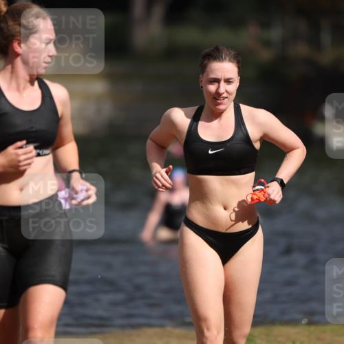 14.09.2025 - Stadtparktriathlon Michael Strokosch http://msf.ph/oto/8873718 14.09.2025 12:15:15 Schwimmen 1232, 1295 meine-sportfotos.de
