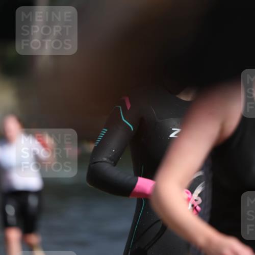 14.09.2025 - Stadtparktriathlon Michael Strokosch http://msf.ph/oto/8873748 14.09.2025 12:15:32 Schwimmen 1228, 1241, 1278, 1285 meine-sportfotos.de